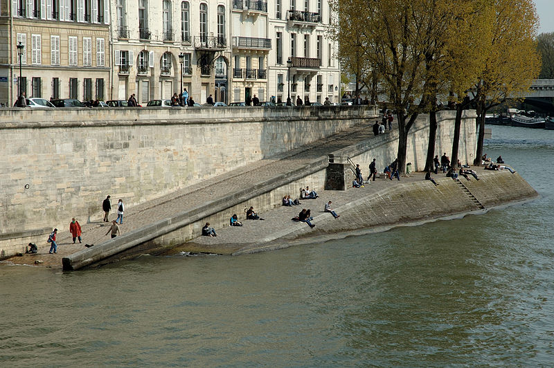 800px-Quais_de_Seine