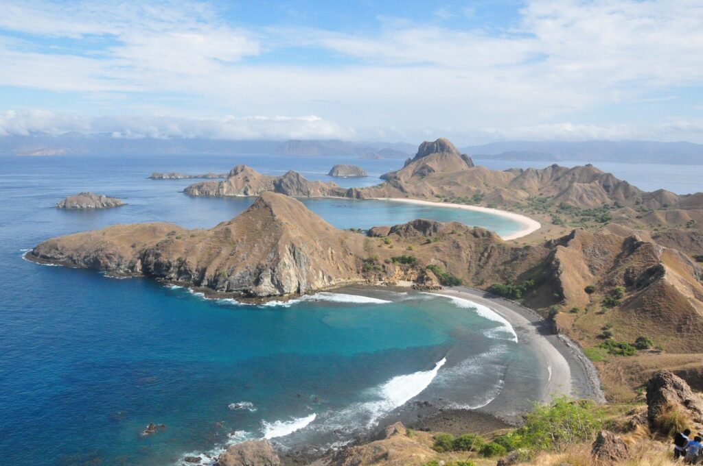 The Komodo Dive Resort Features and the Surrounding Rich Scenery